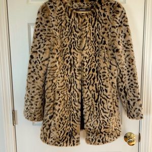 Steve Madden faux fur animal print. Size small - hook & eye closures & pockets.